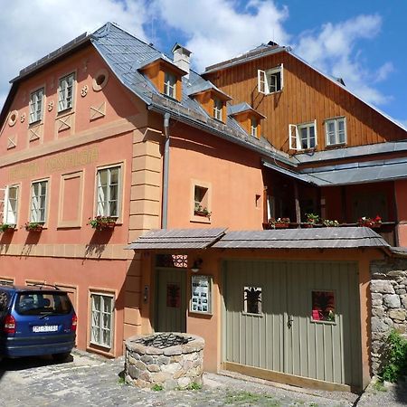 Penzion Nostalgia Banská Štiavnica エクステリア 写真