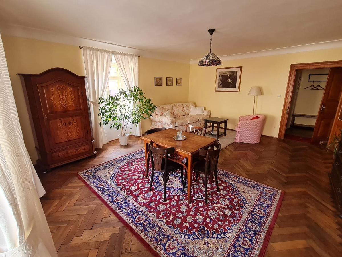 Penzion Nostalgia Banská Štiavnica エクステリア 写真