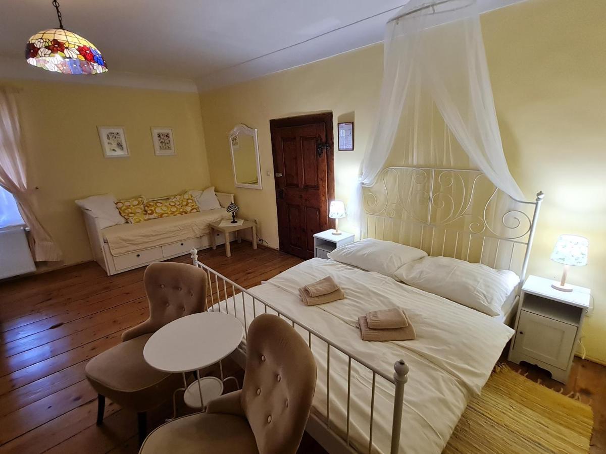 Penzion Nostalgia Banská Štiavnica エクステリア 写真