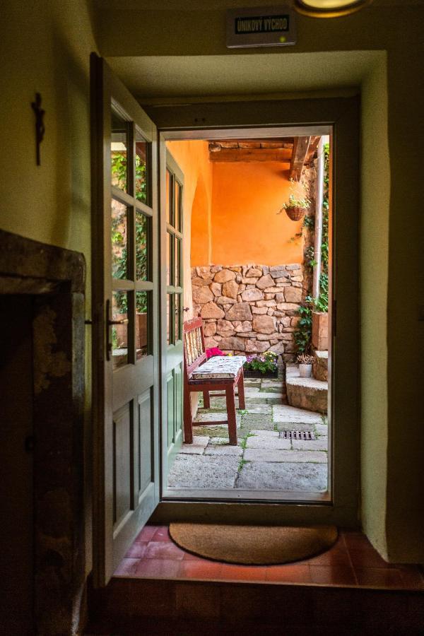 Penzion Nostalgia Banská Štiavnica エクステリア 写真